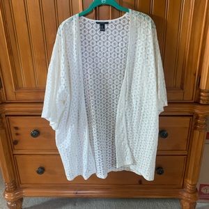 3/$20 Forever 21 White Lace Kimono
